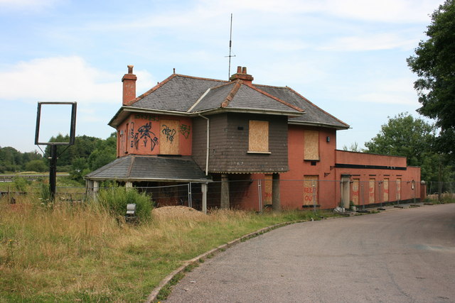 The Woodpecker, South Brent